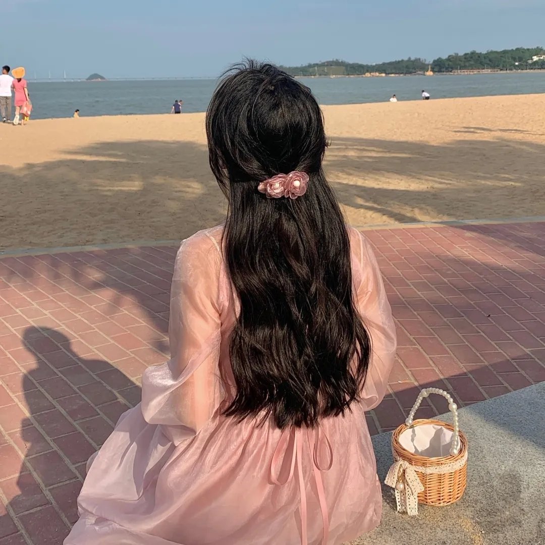 叔比狗：尼斯湖大水怪